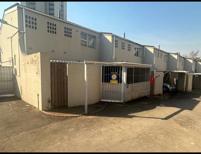 3 BEDROOM APARTMENT FOR SALE IN SCOTTSVILLE